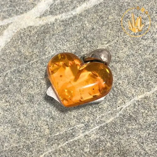 Pendentif Ambre coeur 1